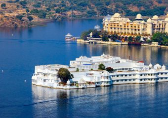 Hotel Lake Palace - Luxury Heritage Hotel in Lake Pichola in Udaipur - Rajasthan - India