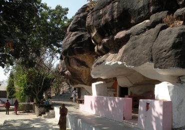 Rock shelter caves near Bhojpur - Parvati Cave - Bhopal - Madhya Pradesh - central India - Indis