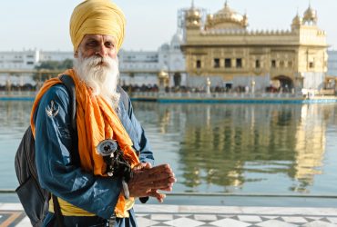 Sikh pilgrim in Golden Temple in Amritsar - Punjab - India